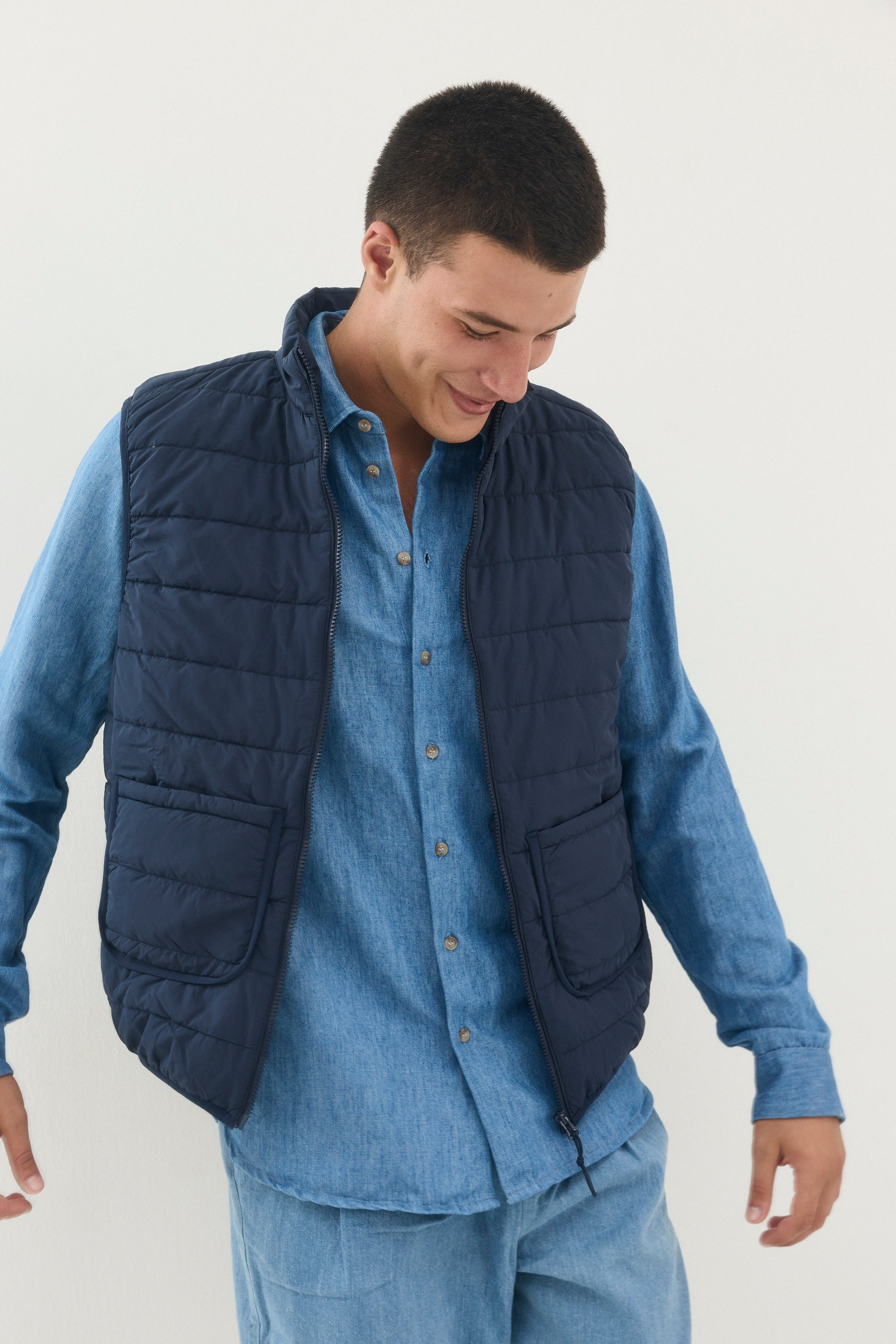 Dubi Vest